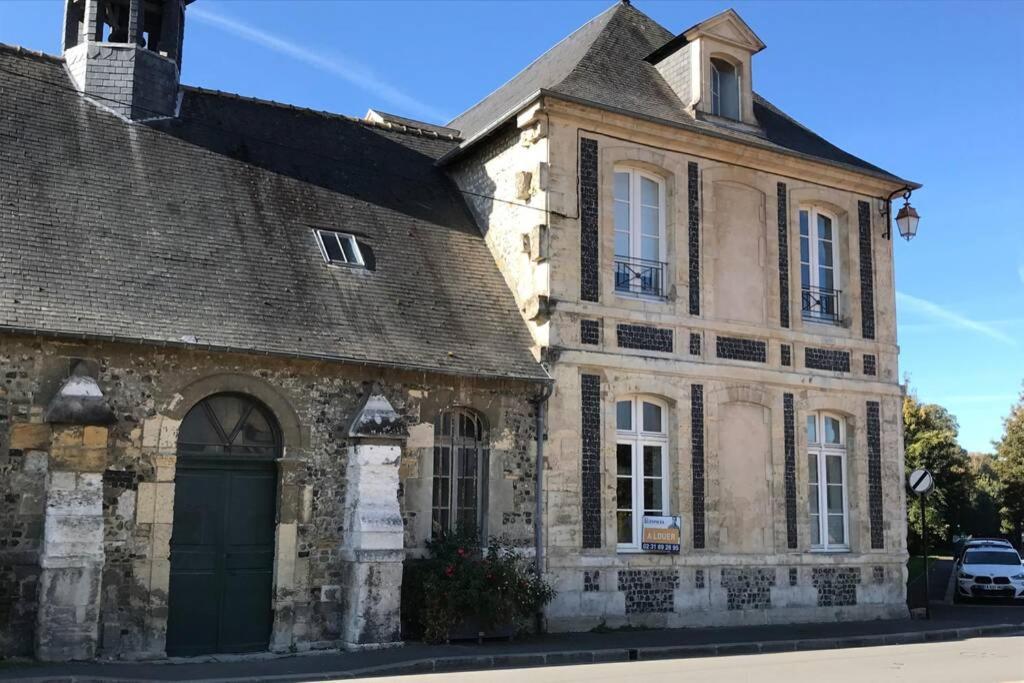 Au Pied Du Phare... Apartment Honfleur Bagian luar foto