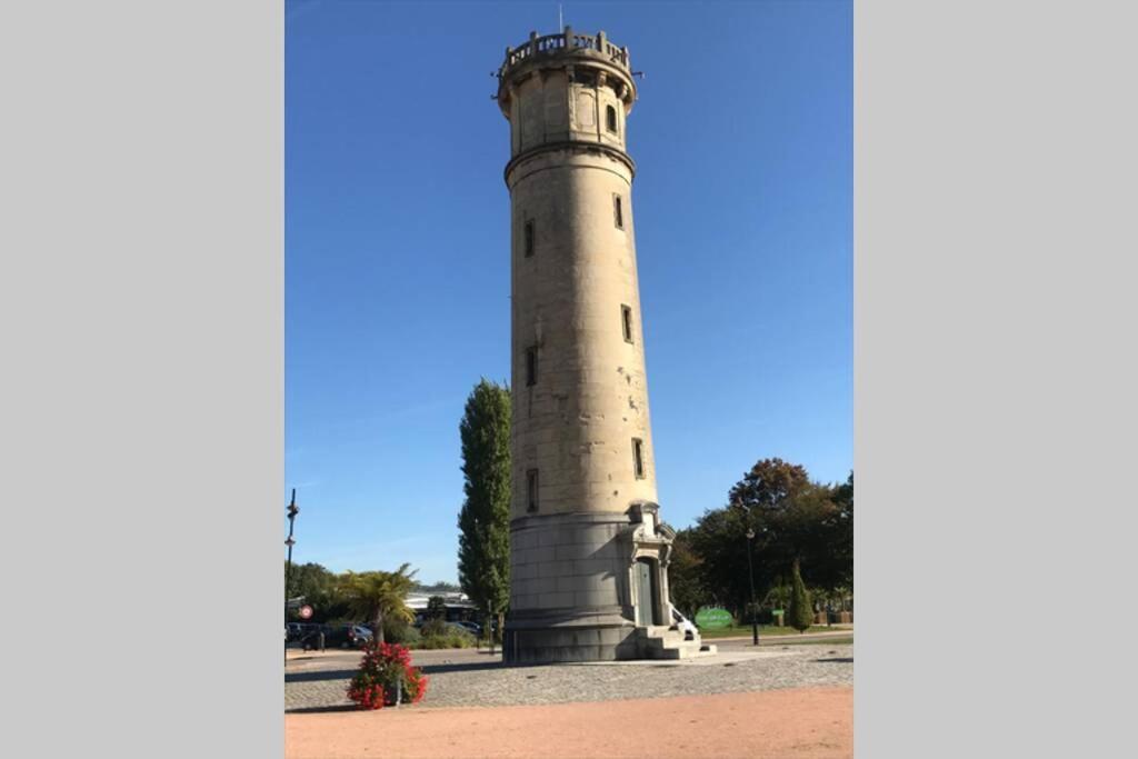 Au Pied Du Phare... Apartment Honfleur Bagian luar foto